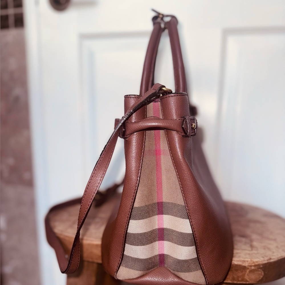 Burberry large Banner Tote in mahogany. Amazing condition ✨ Authentic - Picture 4 of 14